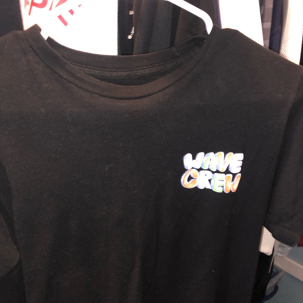 Pink dolphin (Wave Crew) Short tee